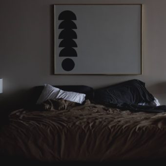 Depression Psychologists: A dark bedroom